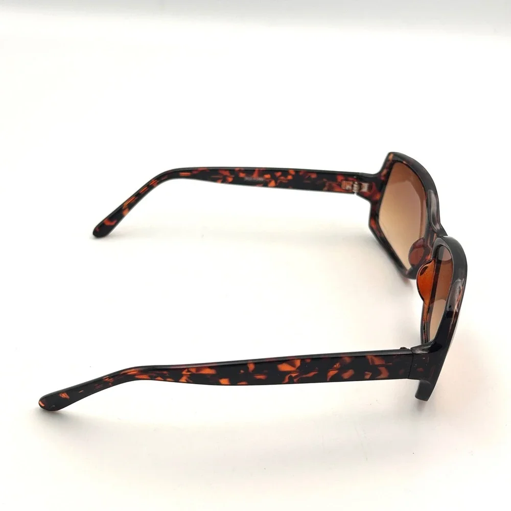 Liz Claiborne liz claiborne